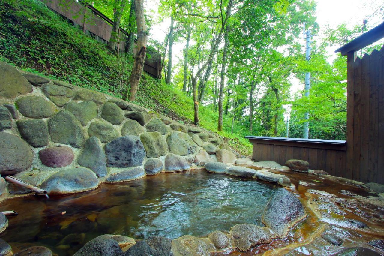 Kurasako Onsen Sakura Villa Minamioguni Bagian luar foto